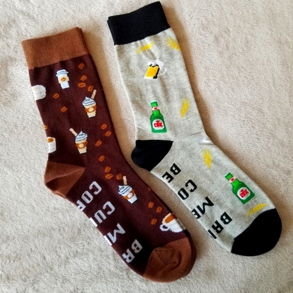 novelty Socks 2 Pack - If You Can Read This, Bring Me...Coffee/Beer - Picture 2 of 15